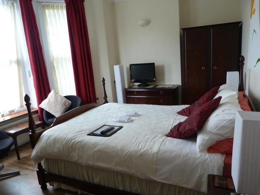 Oaklands House - Adults Only 호텔 Brading 외부 사진